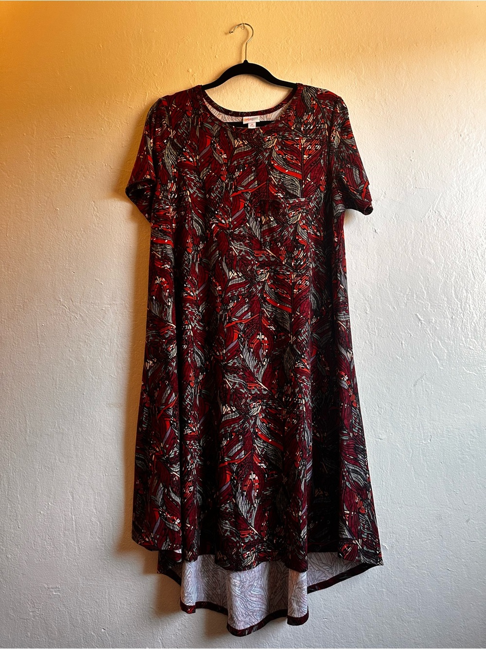 LuLaRoe- Women's Red Feather Patterned Short-Sleeve Carly Swing Dress